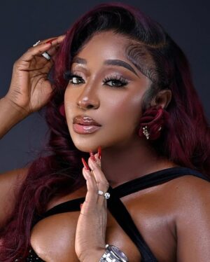 Ini Edo Instagram - BROWNSUGAR📌 

LBD for ONE NIGHT GUEST PREMIERE 

25th Dec in cinemas 

Styled by the element @styl.addiction 
Designer @agbonsgl
Hair @ighostouch
Makeup @bernards_magic 
📸📸 @shotbysukre