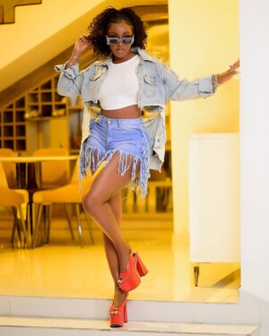 Ini Edo Instagram - Channeling my inner Genz vibes right now to remind ya’ll that My sister’s obsession is still showing on Iniedotv….

Pls subscribe and share … link on my bio💕

📸 by @vjjosephoto