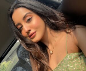 Insha Ghai Instagram - Your heart remembers everything- every ache, every joy and eventually embraces it all🧿❤️‍🩹
