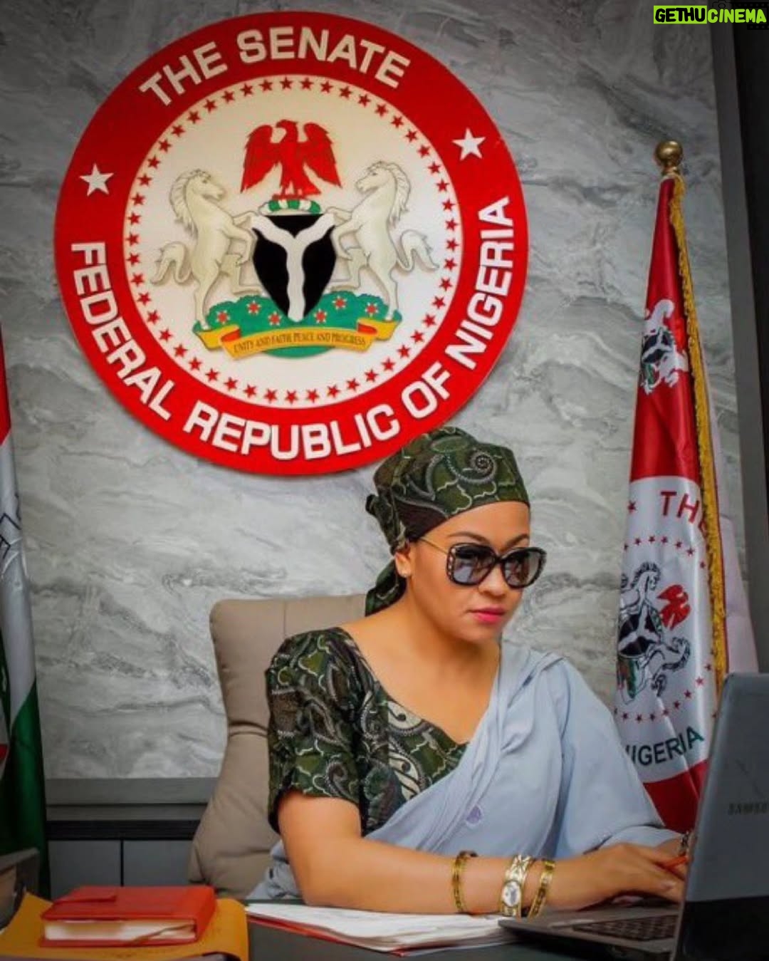 Ireti Doyle - 3 Likes - Beautiful ✔️
Accomplished ✔️✔️
Confident✔️✔️✔️
A triple threat.
#HappyInternationalWomensDay