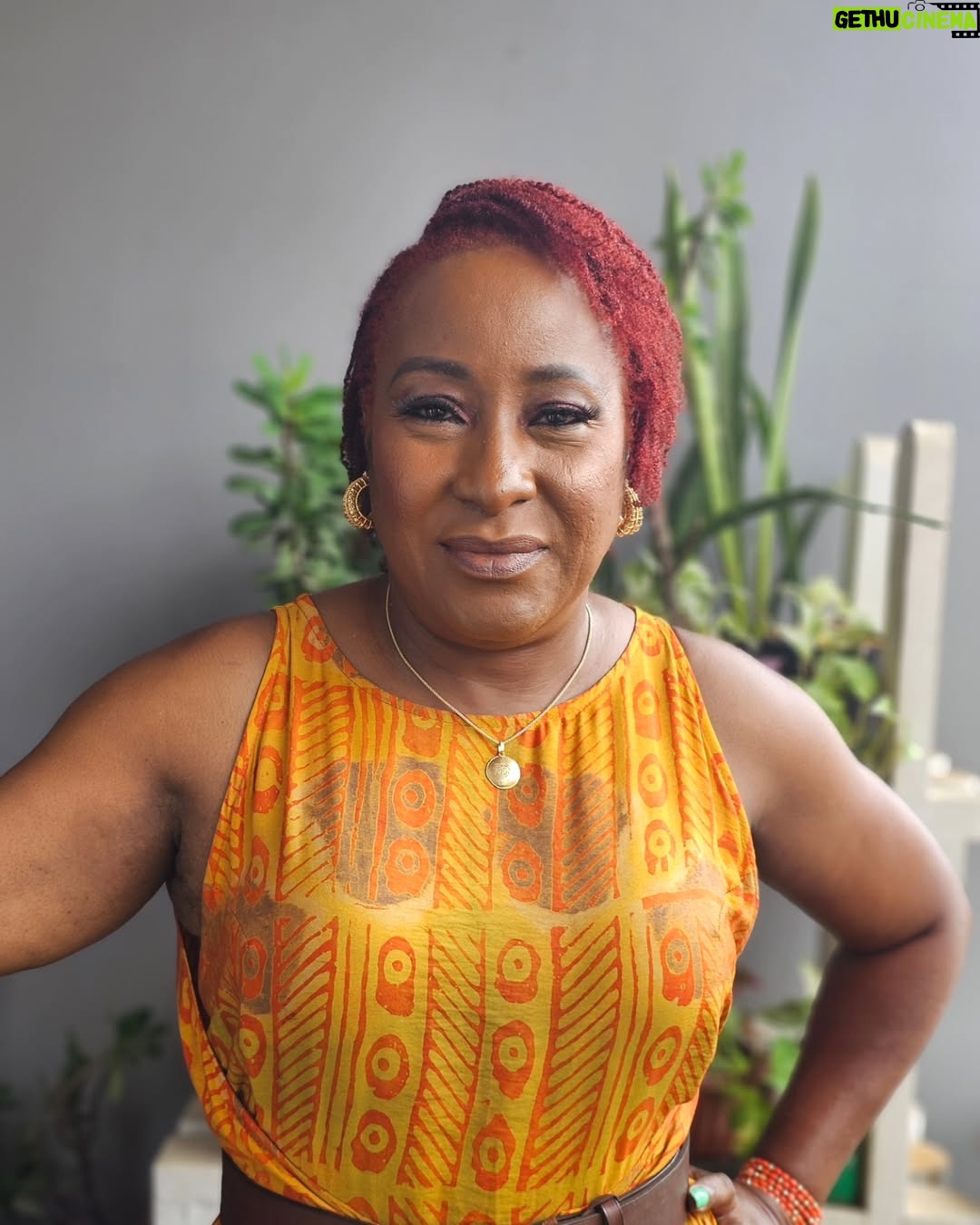 Ireti Doyle - 3 Likes - 🌞🧡🤎
#Abundance
#Ease
#Flow