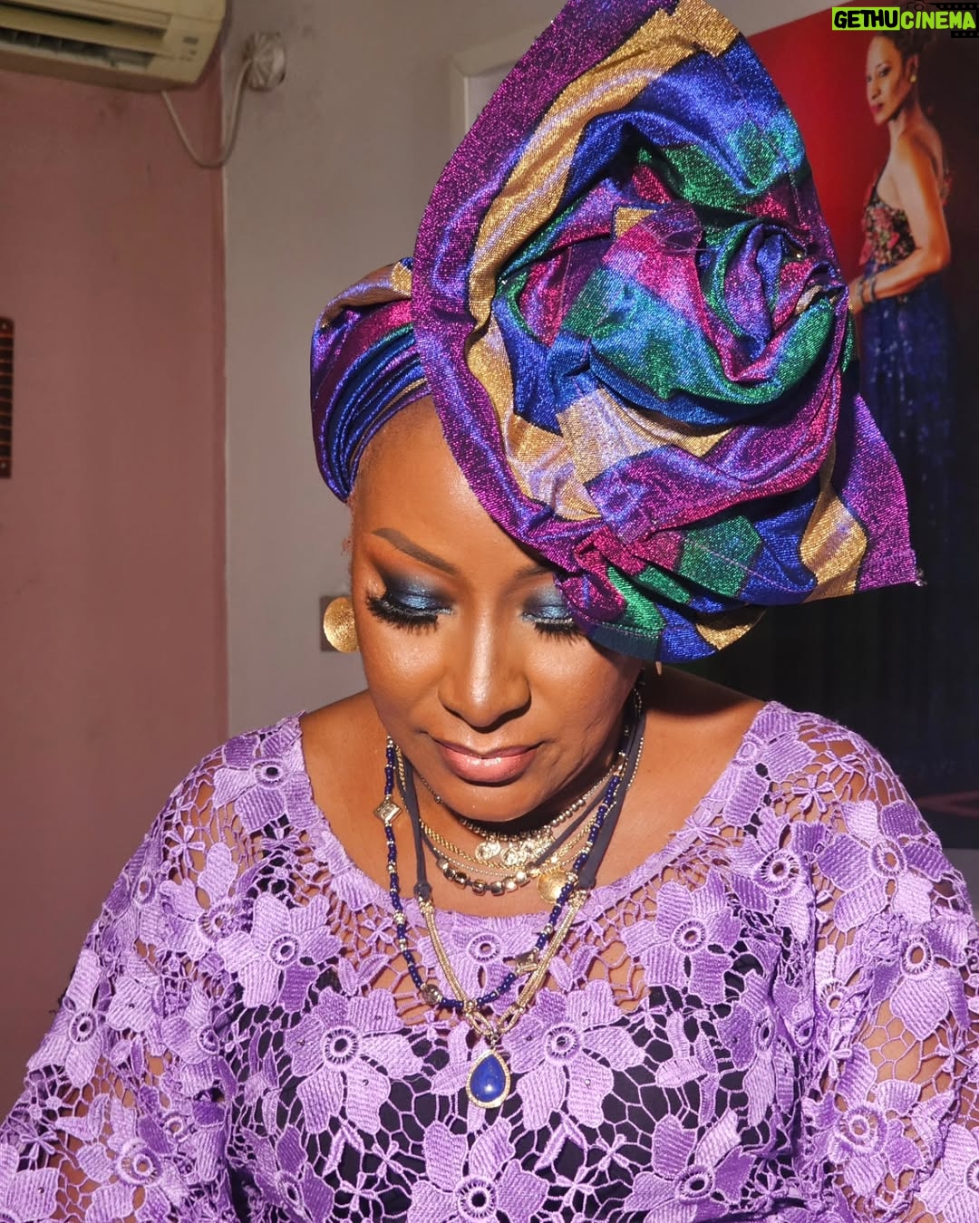 Ireti Doyle - 3 Likes - There's blue somewhere in here... shebi?
#WrappedInGrace
#Abundance
#Ease
#Flow