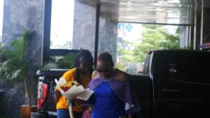Ireti Doyle Instagram - Women gathered... 
From far and wide, they came. Some, from neighbouring states.
From different walks of life, they came. 
Women carried  their babies and came.
They did not come to play.
The notebooks were out early, capturing nuggets of wisdom as fast as they were dropped...
By speaker after speaker, accomplished, strong women who shared freely,  down to intimate details of moments of vulnerability. 
I poured and was poured into, my cup overflowed.
It was an explosive experience, painstakingly thought out and executed with elegance.
The organisers were intentional and very deliberate, and it showed in every detail. 
@veronicasdaughter ... well done to you and your entire team, Dr! I'm glad I came.
My sisters in Port Harcourt! Thank you for your warm reception...
I look forward to seeing you again soon.♥️♥️

#veronicasdaughter
#businessbalancebeyond
#b3xclusive
#portharcourt
#ChroniclesOfAWorkingActor 
#Abundance 
#Ease 
#Flow