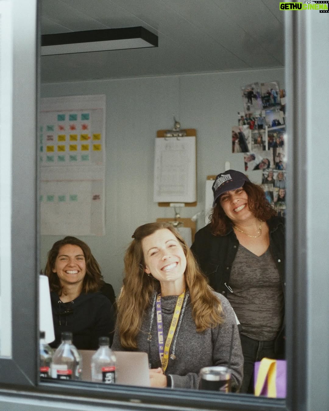 Isa Briones - 33.5K Likes - Last episode of the Pitt is out tonight on @streamonmax take a gander at these beautiful people
thank you to all who have spent this shift with us🫵🏼🫶🏼👩🏻⚕️
#thepitt