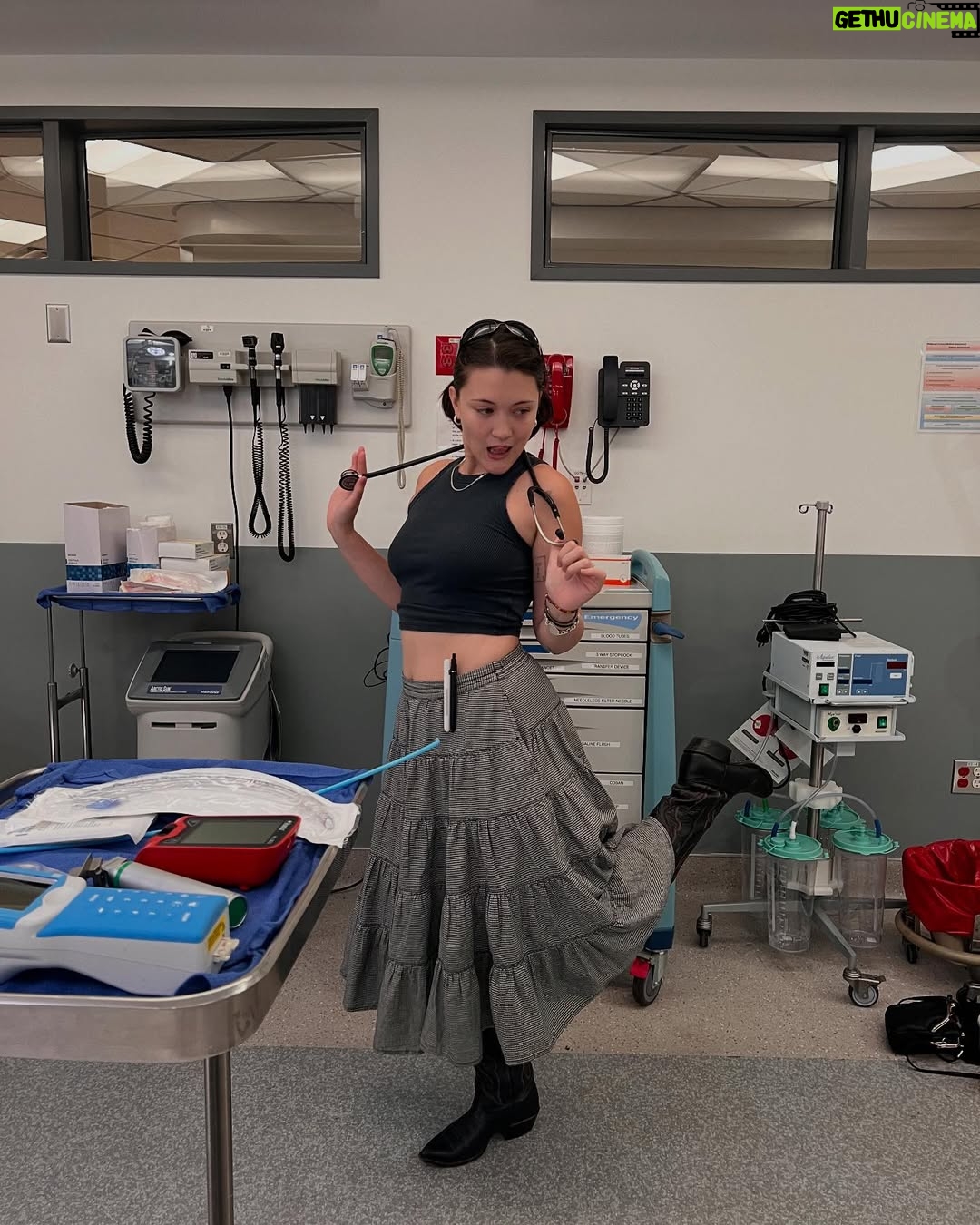 Isa Briones - 33.5K Likes - Last episode of the Pitt is out tonight on @streamonmax take a gander at these beautiful people
thank you to all who have spent this shift with us🫵🏼🫶🏼👩🏻⚕️
#thepitt