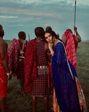Ishita Varsha Instagram - When cultures collide! ❤️ 

@thespatika @chandangowda_official 

#ishitavarsha #thankyougenie🧞‍♀️ #blessedlife❤️ #loveandgratitude❤️ #conceptshoot #africa #india #traditional #tradition #masaimara #masai #masaimaranationalpark #culture #halfsaree #african #africans #indian #photoshoot #cultures #outfit #outfits #jewellery #southindian #southindianactress #kannada #kannadigas #kannadiga💛❤