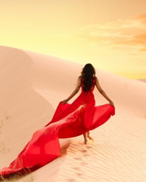 Ishita Varsha Instagram - Born red-y ! 😊

#ishitavarsha #blessedlife😇 #thankyougenie🧞‍♀️ #loveandgratitude❤️ #desert #dubai #dubai🇦🇪 #dubaidesert #red #reddresses #photoshoot #gown #redgown #dubaiphotoshoot #desertshoot #fashion #fashionphotography