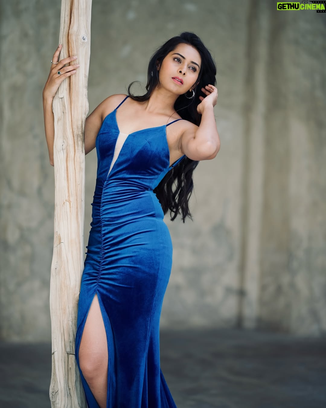 Ishita Varsha - 21.8K Likes - Updating my āthis her?ā pic ! š
#ishitavarsha #blessedlifeš #thankyougenieš§āāļø #loveandgratitudeā¤ļø #dubaiš¦šŖ #dubai #fashion #fashionista #fashionphotography #shoot #photoshoot #photooftheday #dubaishoot #dubaĆÆ #fashionphotographers #gown