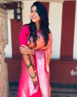 Ishita Varsha Instagram - ಓ.. ಕುಸುಮವೆ! 

Jewellery: @l_s_jewellery_banglore 

#ishitavarsha #blessedlife😇 #thankyougenie🧞‍♀️ #loveandgratitude❤️ #saree #sareelove❤️ #sarees #traditional ##southindian #sareeoftheday #sareestyle #pic #picoftheday
