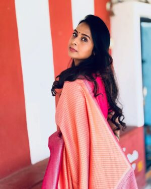 Ishita Varsha Instagram - ಓ.. ಕುಸುಮವೆ! 

Jewellery: @l_s_jewellery_banglore 

#ishitavarsha #blessedlife😇 #thankyougenie🧞‍♀️ #loveandgratitude❤️ #saree #sareelove❤️ #sarees #traditional ##southindian #sareeoftheday #sareestyle #pic #picoftheday