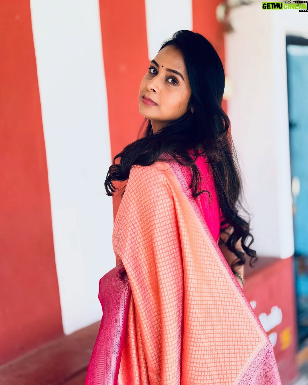 Ishita Varsha - 20.4K Likes - ą².. ą²ą³ą²øą³ą²®ą²µą³!
Jewellery: @l_s_jewellery_banglore
#ishitavarsha #blessedlifeš #thankyougenieš§āāļø #loveandgratitudeā¤ļø #saree #sareeloveā¤ļø #sarees #traditional ##southindian #sareeoftheday #sareestyle #pic #picoftheday