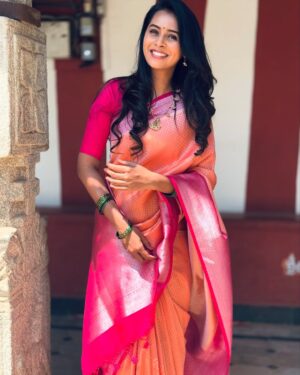 Ishita Varsha Instagram - ಓ.. ಕುಸುಮವೆ! 

Jewellery: @l_s_jewellery_banglore 

#ishitavarsha #blessedlife😇 #thankyougenie🧞‍♀️ #loveandgratitude❤️ #saree #sareelove❤️ #sarees #traditional ##southindian #sareeoftheday #sareestyle #pic #picoftheday