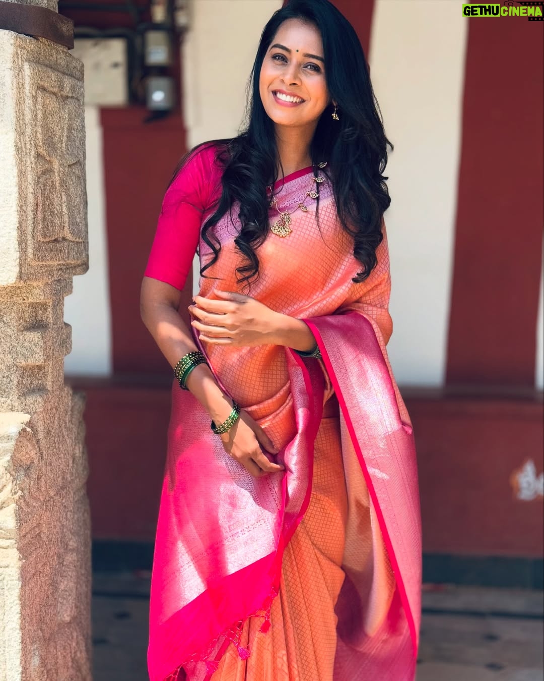 Ishita Varsha - 20.4K Likes - ą².. ą²ą³ą²øą³ą²®ą²µą³!
Jewellery: @l_s_jewellery_banglore
#ishitavarsha #blessedlifeš #thankyougenieš§āāļø #loveandgratitudeā¤ļø #saree #sareeloveā¤ļø #sarees #traditional ##southindian #sareeoftheday #sareestyle #pic #picoftheday