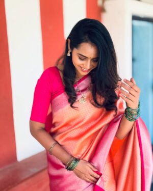 Ishita Varsha Instagram - ಓ.. ಕುಸುಮವೆ! 

Jewellery: @l_s_jewellery_banglore 

#ishitavarsha #blessedlife😇 #thankyougenie🧞‍♀️ #loveandgratitude❤️ #saree #sareelove❤️ #sarees #traditional ##southindian #sareeoftheday #sareestyle #pic #picoftheday