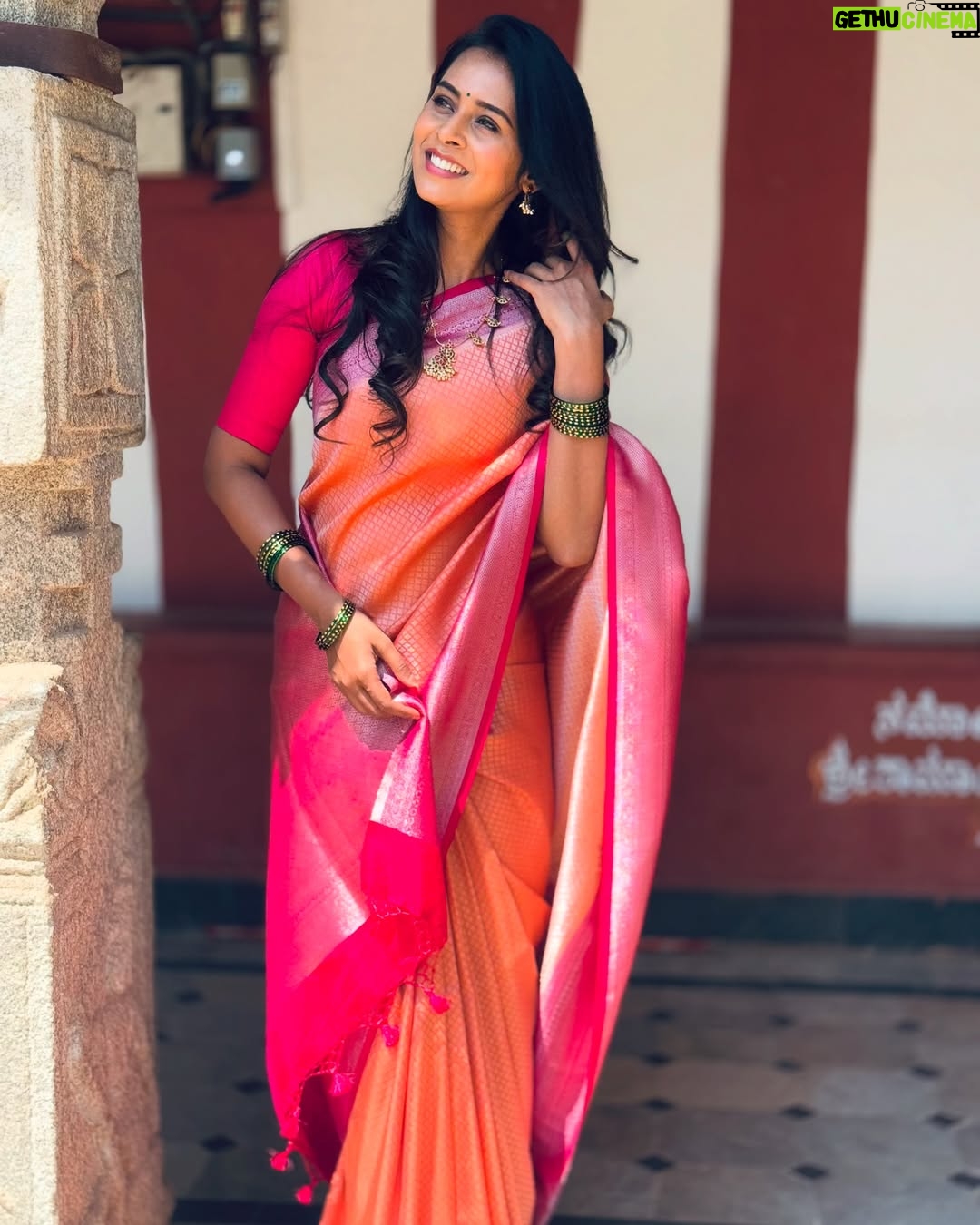 Ishita Varsha - 20.4K Likes - ą².. ą²ą³ą²øą³ą²®ą²µą³!
Jewellery: @l_s_jewellery_banglore
#ishitavarsha #blessedlifeš #thankyougenieš§āāļø #loveandgratitudeā¤ļø #saree #sareeloveā¤ļø #sarees #traditional ##southindian #sareeoftheday #sareestyle #pic #picoftheday