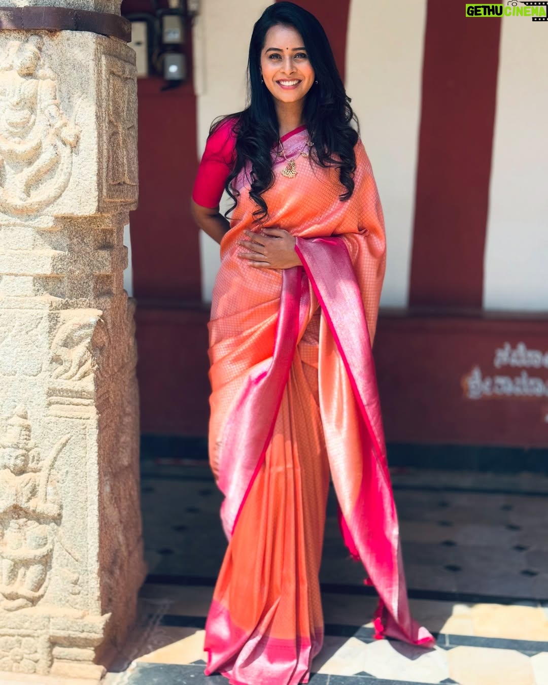 Ishita Varsha - 20.4K Likes - ą².. ą²ą³ą²øą³ą²®ą²µą³!
Jewellery: @l_s_jewellery_banglore
#ishitavarsha #blessedlifeš #thankyougenieš§āāļø #loveandgratitudeā¤ļø #saree #sareeloveā¤ļø #sarees #traditional ##southindian #sareeoftheday #sareestyle #pic #picoftheday