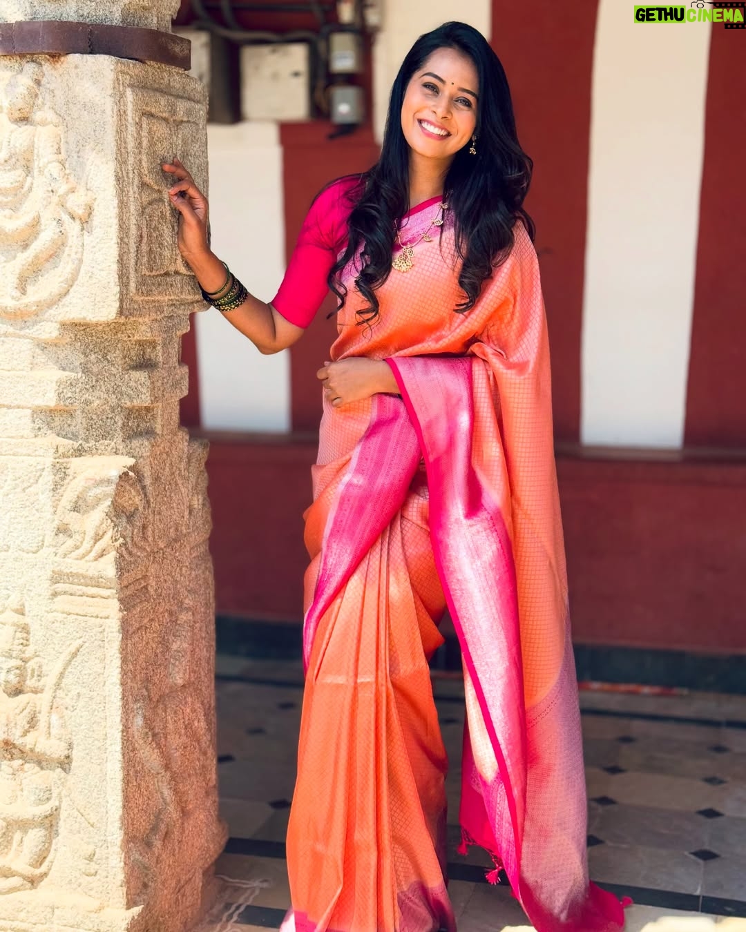 Ishita Varsha - 20.4K Likes - ą².. ą²ą³ą²øą³ą²®ą²µą³!
Jewellery: @l_s_jewellery_banglore
#ishitavarsha #blessedlifeš #thankyougenieš§āāļø #loveandgratitudeā¤ļø #saree #sareeloveā¤ļø #sarees #traditional ##southindian #sareeoftheday #sareestyle #pic #picoftheday