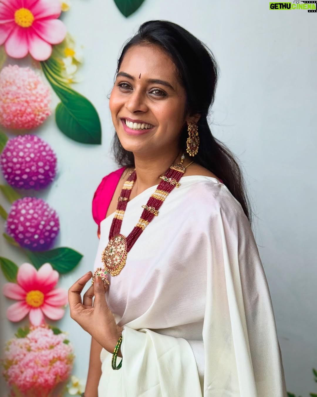Ishita Varsha - 30.6K Likes - ą²®ą²§ą³ą²° ą²®ą³ą²Ø ! š
Jewellery: @l_s_jewellery_banglore
#ishitavarsha #blessedlifeš #thankyougenieš§āāļø #saree #sareelover #sareecollection