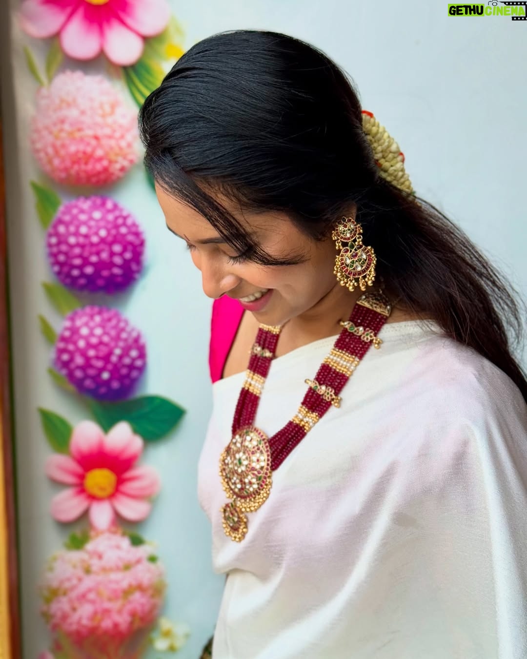 Ishita Varsha - 30.6K Likes - ą²®ą²§ą³ą²° ą²®ą³ą²Ø ! š
Jewellery: @l_s_jewellery_banglore
#ishitavarsha #blessedlifeš #thankyougenieš§āāļø #saree #sareelover #sareecollection