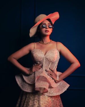 Ishita Varsha Instagram - Look @ me , not the caption!🤪

#ishitavarsha #thankyougenie🧞‍♀️ #blessedlife😇 #loveandgratitude❤️ #vintage #vintagestyle #experimental #english #photoshoot #photoshootideas #photooftheday #englishvibe #vibes #unique #uniqueshoot #experimentalshoot #stylish #style #stylefashion #fashion #fashionstyle #fashionnova #styling #stylingtips #stylinginspiration #vibes