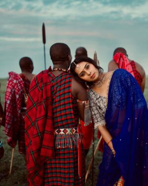 Ishita Varsha Instagram - When cultures collide! ❤️ 

@thespatika @chandangowda_official 

#ishitavarsha #thankyougenie🧞‍♀️ #blessedlife❤️ #loveandgratitude❤️ #conceptshoot #africa #india #traditional #tradition #masaimara #masai #masaimaranationalpark #culture #halfsaree #african #africans #indian #photoshoot #cultures #outfit #outfits #jewellery #southindian #southindianactress #kannada #kannadigas #kannadiga💛❤
