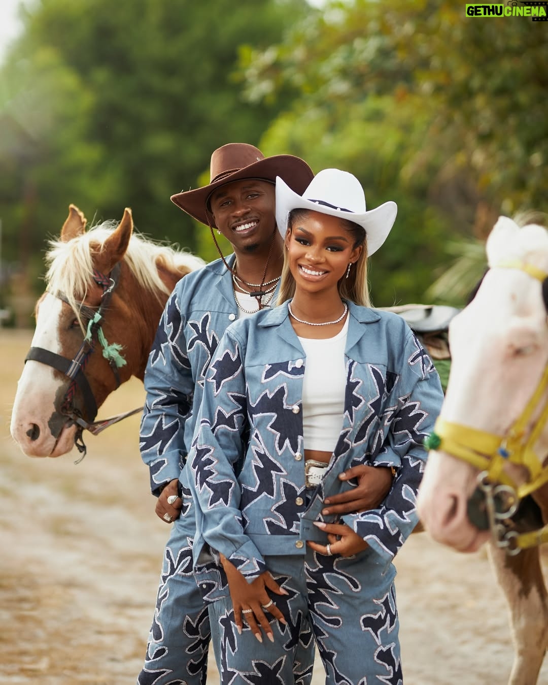 Iyabo Ojo - 374.8K Likes - 🐎❤️
Pre Wedding (LOOK 3 / 5)
.
.
.
Couple’s Outfits @korede.James
Groom / Bridal Stylist: @_emmanuelgoodnews
Style Curator: @chiomagoodhair
Creative Director: @layoleoyatogun
Makeup: @glambyomoye
Hairstylist: @touchofibee
jewellery: @bozjewelry
Photographer : @olamide_david
.
.
#jp2025