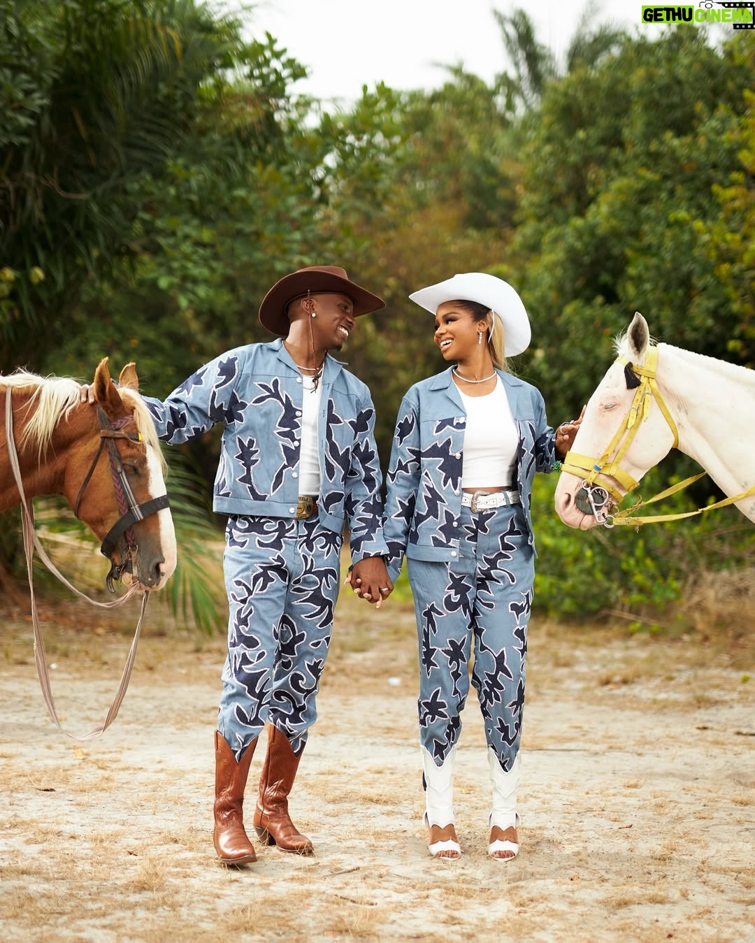 Iyabo Ojo - 374.8K Likes - 🐎❤️
Pre Wedding (LOOK 3 / 5)
.
.
.
Couple’s Outfits @korede.James
Groom / Bridal Stylist: @_emmanuelgoodnews
Style Curator: @chiomagoodhair
Creative Director: @layoleoyatogun
Makeup: @glambyomoye
Hairstylist: @touchofibee
jewellery: @bozjewelry
Photographer : @olamide_david
.
.
#jp2025