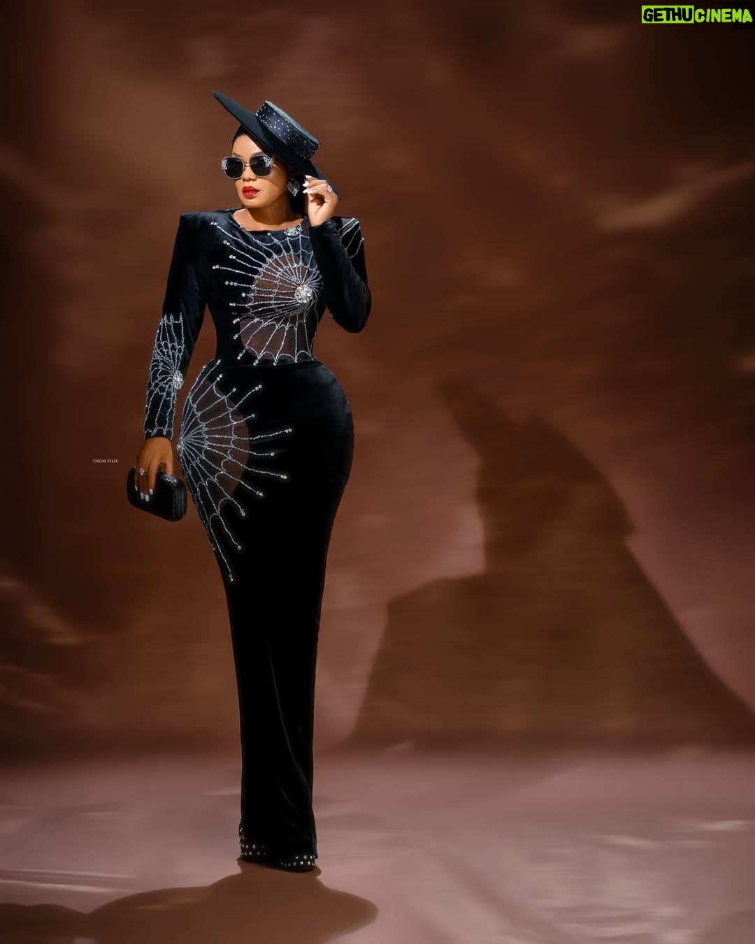 Iyabo Ojo - 208.4K Likes - Abuja stands still for @obi_cubana @50 🖤
.
My beautiful dress @mubrikluxury_