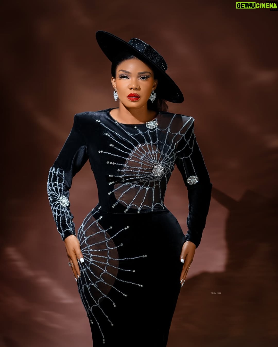 Iyabo Ojo - 208.4K Likes - Abuja stands still for @obi_cubana @50 🖤
.
My beautiful dress @mubrikluxury_