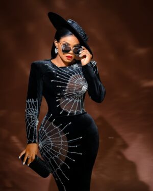 Iyabo Ojo Instagram - Abuja stands still for @obi_cubana @50 🖤
.
My beautiful dress @mubrikluxury_