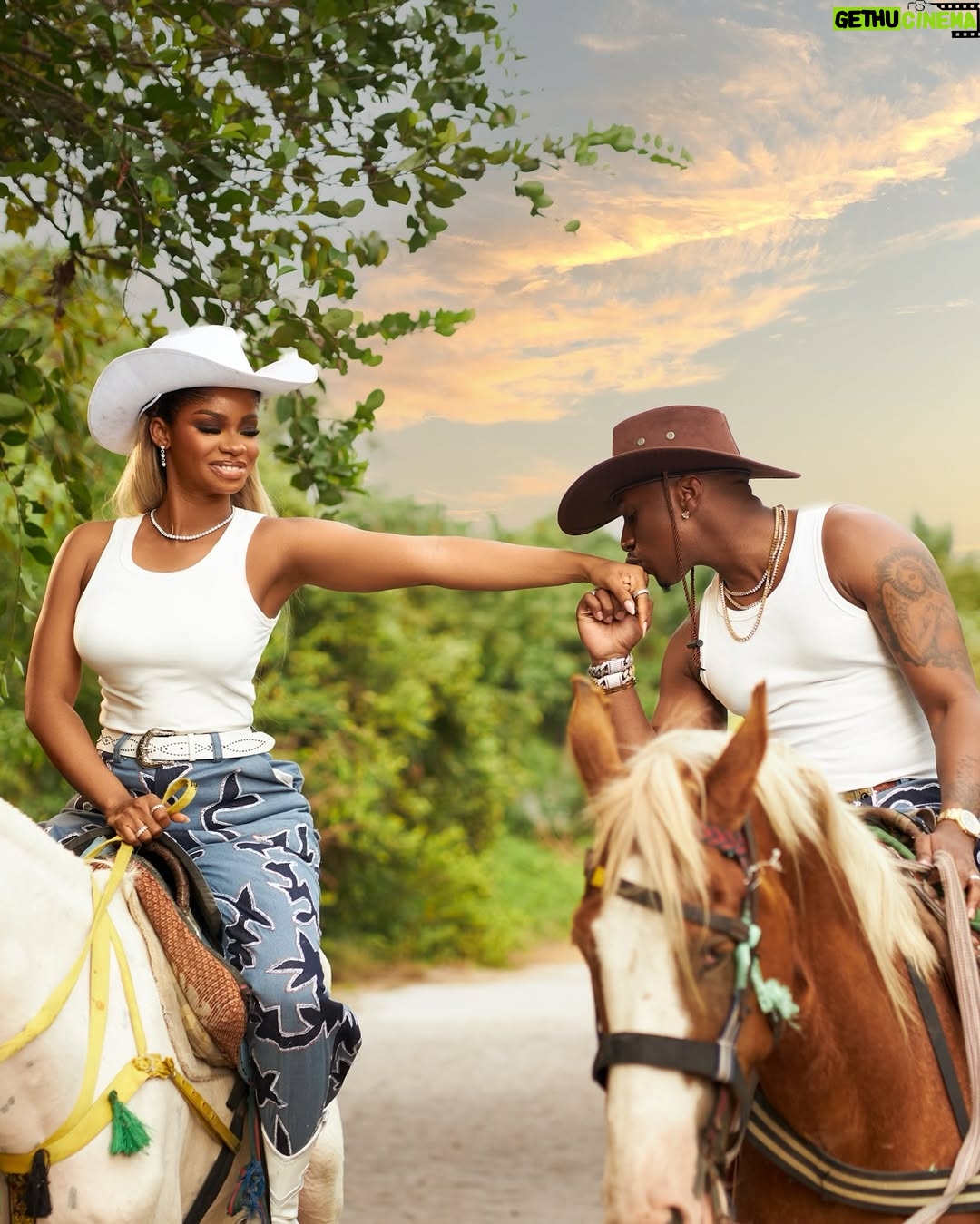 Iyabo Ojo - 374.8K Likes - 🐎❤️
Pre Wedding (LOOK 3 / 5)
.
.
.
Couple’s Outfits @korede.James
Groom / Bridal Stylist: @_emmanuelgoodnews
Style Curator: @chiomagoodhair
Creative Director: @layoleoyatogun
Makeup: @glambyomoye
Hairstylist: @touchofibee
jewellery: @bozjewelry
Photographer : @olamide_david
.
.
#jp2025