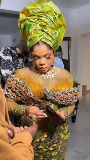 Iyabo Ojo Instagram - Guess who booked us all the way from Canada? Iya iyawo offcouse… #jp2025❤️ 

Hairstylist- @madamtiticollections 
Makeup - @darlington_glam 
Gele - @gele_by_segunlagos
Outfit - @mubrikluxury_