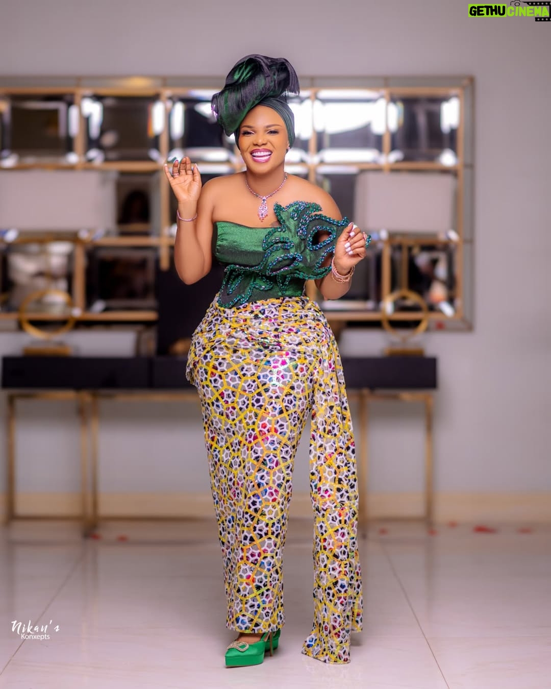 Iyabo Ojo - 106.8K Likes - Yesterday's premiere of Owambe Thieves was lit! 🔥
Congrats to my darling @eniola_ajao Owambe Thieves will start showing in cinemas starting April 18th
Outfit @bkslagos
Make and gele @darlington_glam
Photographer @nikankonxeptsstudios