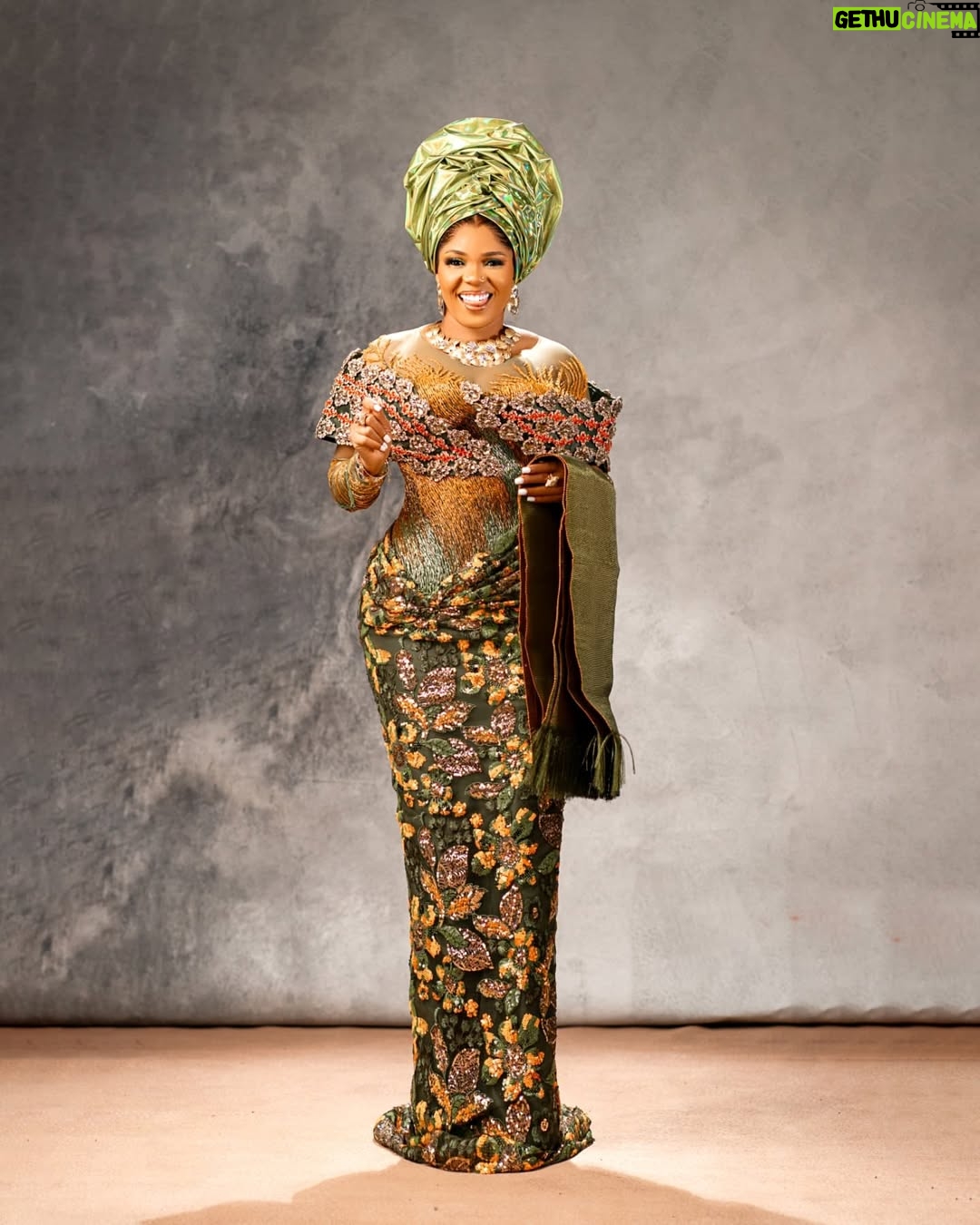 Iyabo Ojo - 534.3K Likes - This is the day the Lord has made! 🌟 I shall rejoice and be glad in it! 🙏 JP2025 is finally here! 🎉 God's blessings to every single soul. 🙏 Thank you, Lord! #Gratitude #Jp2025
Outfit @mubrikluxury_
Aso ebi @shantiz_asoebi_n_event
18karatgold @young_alhaja_golddubai
Hairstylist @madamtiticollections
Gele @gele_by_segunlagos
Makeup @darlington_glam
📷 @thomfelix_concept