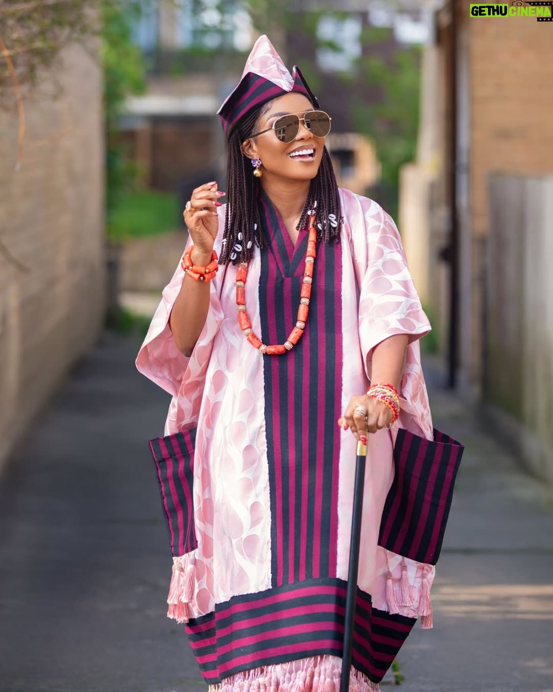 Iyabo Ojo - 169.3K Likes - "Culture meets style"
My 1st look yesterday 😍 to Labake olododo, The Warrior Lord, showing in all cinemas in the uk
Outfit @avenoutfitconcept
Makeup @glambyimaan
Wig installed @tummyhair_
Photographer @mikegregoryvisuals
Video @dopeviewsonly