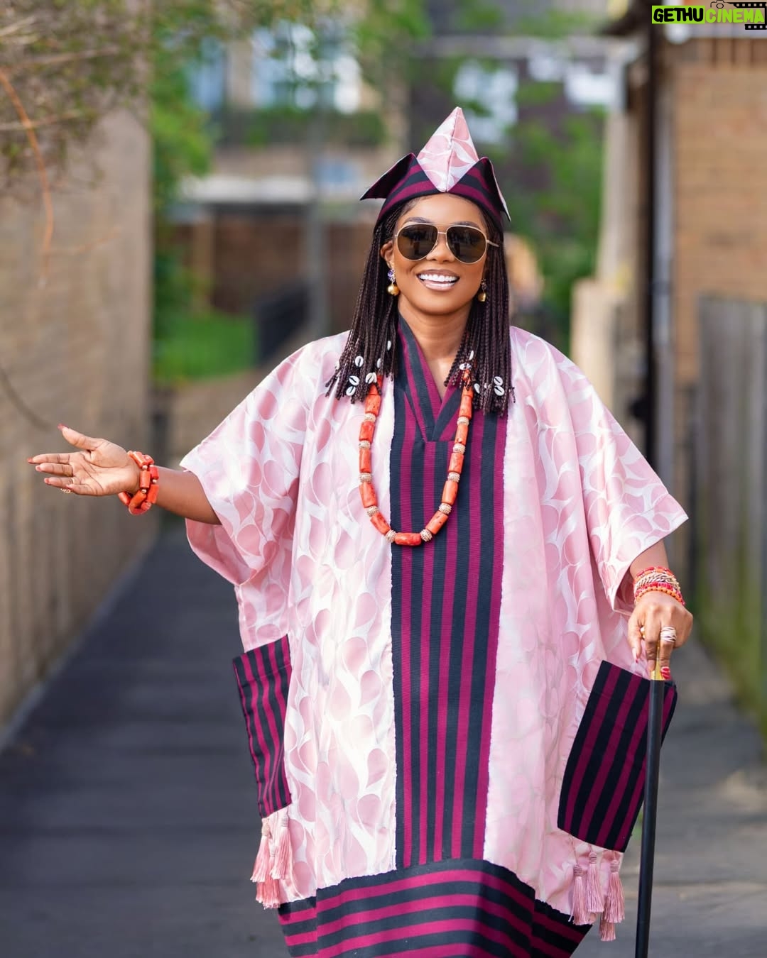 Iyabo Ojo - 169.3K Likes - "Culture meets style"
My 1st look yesterday 😍 to Labake olododo, The Warrior Lord, showing in all cinemas in the uk
Outfit @avenoutfitconcept
Makeup @glambyimaan
Wig installed @tummyhair_
Photographer @mikegregoryvisuals
Video @dopeviewsonly
