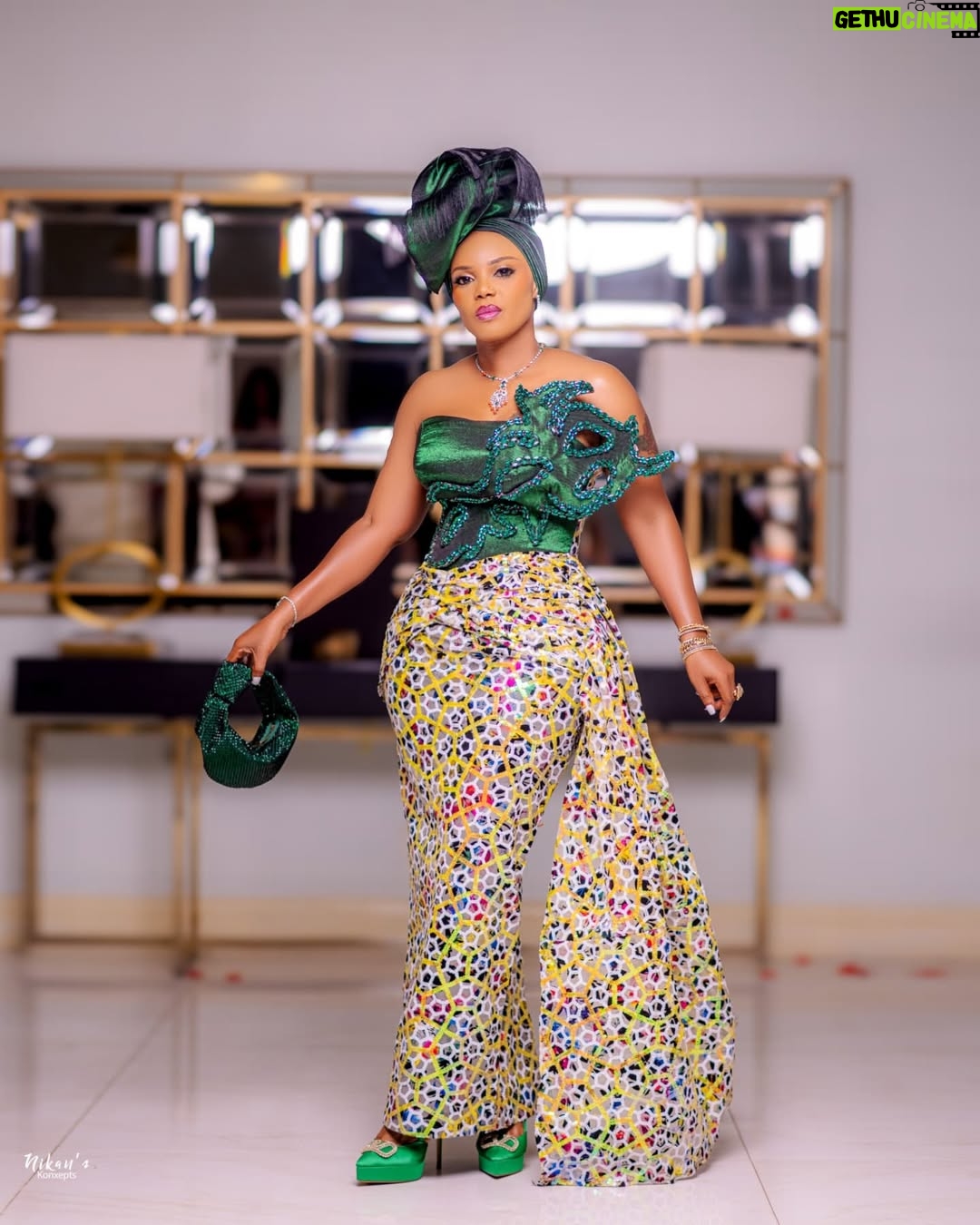 Iyabo Ojo - 106.8K Likes - Yesterday's premiere of Owambe Thieves was lit! 🔥
Congrats to my darling @eniola_ajao Owambe Thieves will start showing in cinemas starting April 18th
Outfit @bkslagos
Make and gele @darlington_glam
Photographer @nikankonxeptsstudios