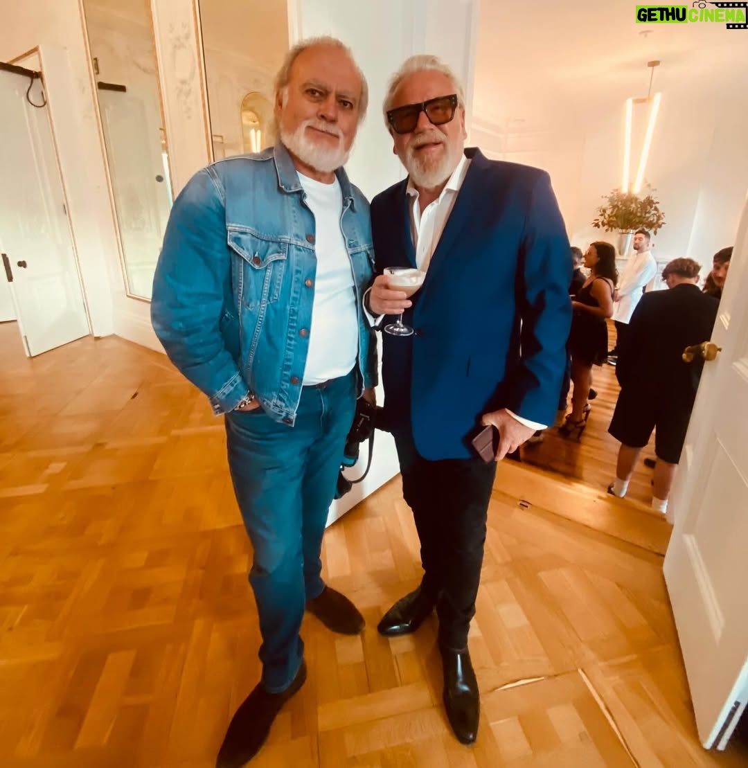 Jaime Winstone - 2.5K Likes - An evening spent with papa and friends celebrating the amazing shoot for perfect magazine
Thankyou to my beautiful One man Glam squad @the_sweeney_ love you and your talent so much!
It’s so fun to collaborate with you and creates these lewks 🙏💋🙏 @the_sweeney_
Thankyou to @martine_rose ❤️😎🤌
@agencyeleven
@burberry
@katemossagency ✨💕
@thisisraywinstone 😎
High res 📸 double denim @davebenett
@katiejanehillier
@kegrand
@theperfectmagazine ❤️