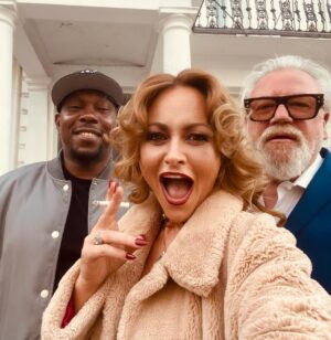 Jaime Winstone Instagram - An evening spent with papa and friends celebrating the amazing shoot for perfect magazine 

Thankyou to my beautiful One man Glam squad @the_sweeney_ love you and your talent so much! 
It’s so fun to collaborate with you and creates these lewks 🙏💋🙏 @the_sweeney_ 

Thankyou to @martine_rose ❤️😎🤌
@agencyeleven 
@burberry 

@katemossagency ✨💕
@thisisraywinstone 😎

High res 📸 double denim @davebenett 
@katiejanehillier 
@kegrand 
@theperfectmagazine ❤️
