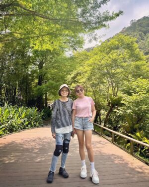 Jane Lee Instagram - 陪媽媽的小旅行🫶🏻 宜蘭兩天一夜吃吃喝喝好自在🥰 大家都說我們是四姊妹🤭 好幸福😍 #感謝好天氣☀️