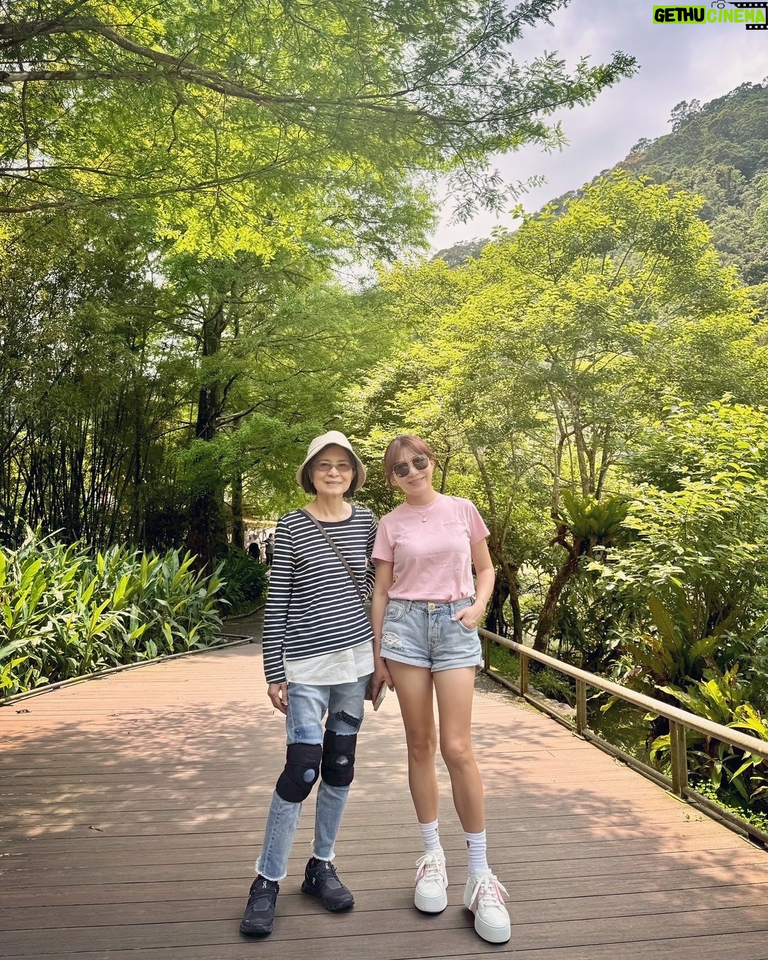 Jane Lee - 1.2K Likes - 陪媽媽的小旅行🫶🏻 宜蘭兩天一夜吃吃喝喝好自在🥰 大家都說我們是四姊妹🤭 好幸福😍 #感謝好天氣☀️