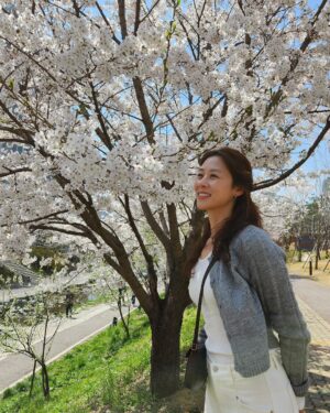 Jang Shin-young Instagram - 🌸❣️