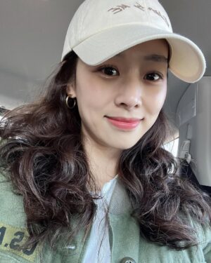 Jang Shin-young Instagram - ✨