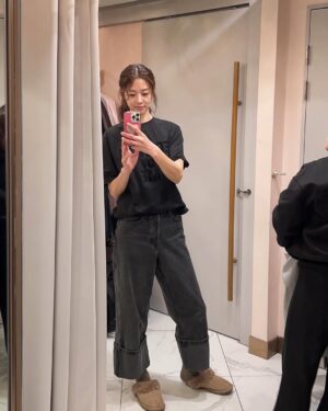 Jang Shin-young Instagram - ✨