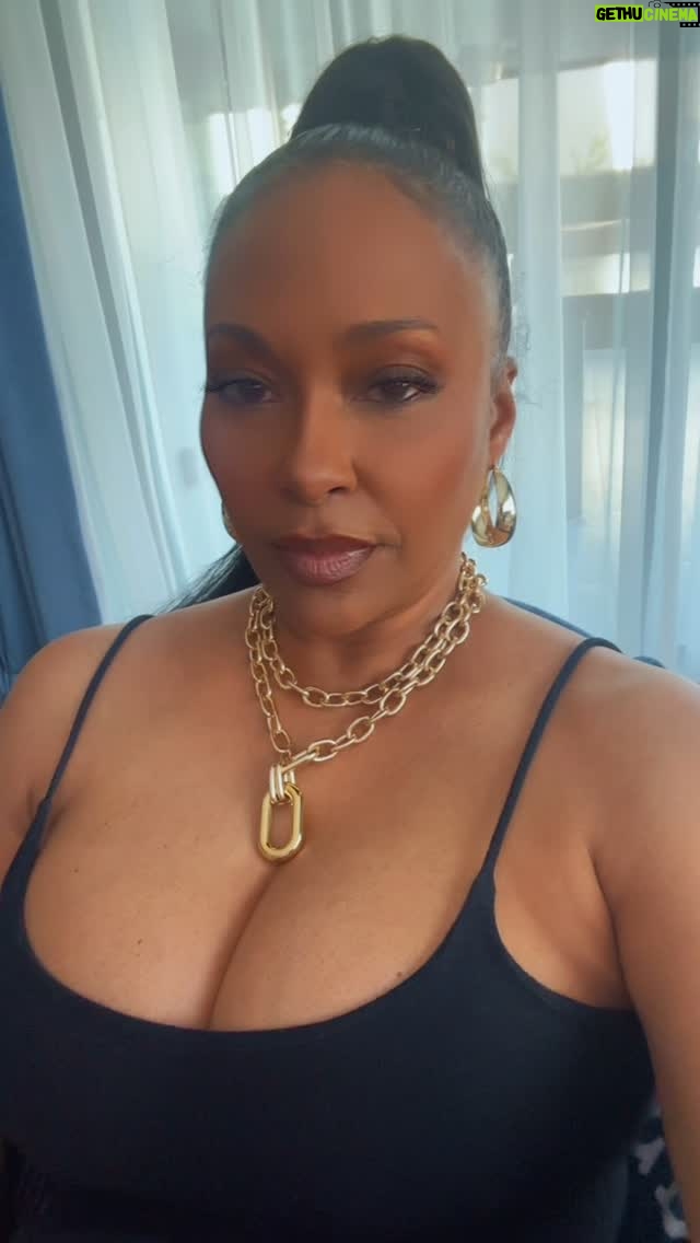 Jazsmin Lewis - 0.9K Likes - Mom is going out tonight…. Subscribers stay tuned!!!