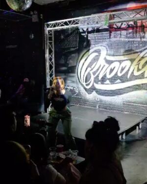 Jearnest Corchado Instagram - I got to perform in Brooklyn for the very first time in my life, and let me tell you something: the love in NYC is reaaal! I feel like I’m living in a dream… this week has been so incredibly special. I met so many “strangers” who immediately felt like family. People who don’t owe me anything—yet have been there for me, supported me, and guided me through this new journey I’m on…

I KNOW they are GOD-sent. There’s no other explanation. DIOS always has my back. Las cosas han fluido de una manera tan especial, y las puertas se siguen abriendo…

Prepárense, que lo que viene, viene en grande. GRACIAS siempre por todo el amor, el apoyo y el cariño. Mi goal siempre será inspirarlos, representarlos y darles MUCHO, MUCHO AMOR. 

Todo con amor y por amor. SIEMPRE.💕

Y acostúmbrense al Spanglish, baby! 
This is #TheJearney 🚀🚀

Thank you @powerisindustry @power1051 @djwillnyc @amadeuspbm @bigdtheweatherman @callmetaji @imroxanneshante @imchey__ @zurdoelz 

Makeup by @_nikoledenisse
