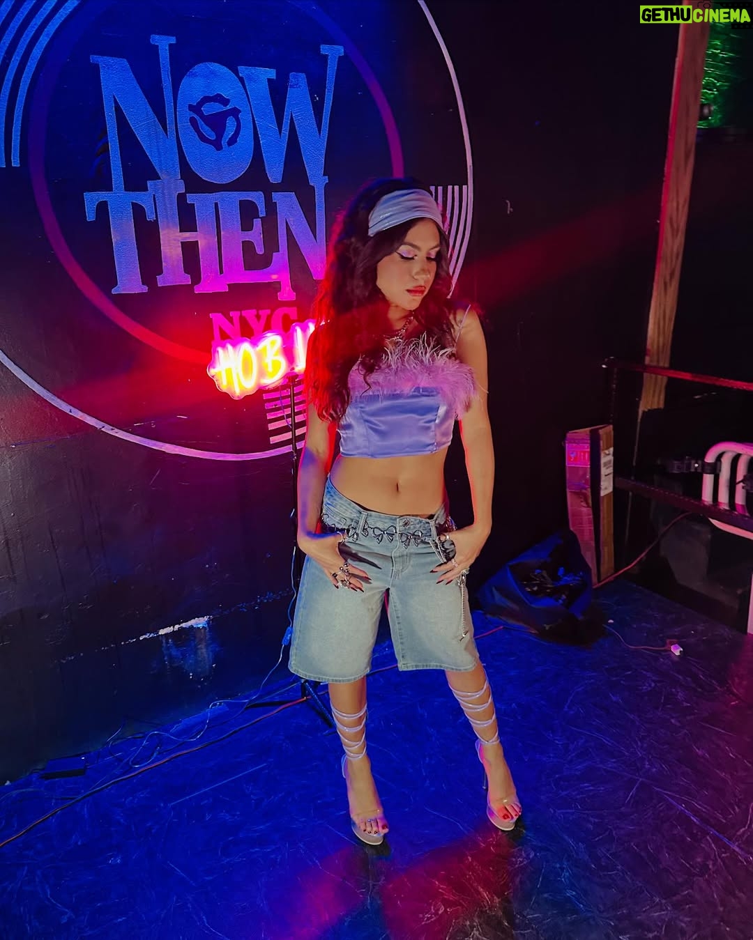 Jearnest Corchado - 3K Likes - I got to perform in Brooklyn for the very first time in my life, and let me tell you something: the love in NYC is reaaal! I feel like I’m living in a dream… this week has been so incredibly special. I met so many “strangers” who immediately felt like family. People who don’t owe me anything—yet have been there for me, supported me, and guided me through this new journey I’m on…
I KNOW they are GOD-sent. There’s no other explanation. DIOS always has my back. Las cosas han fluido de una manera tan especial, y las puertas se siguen abriendo…
Prepárense, que lo que viene, viene en grande. GRACIAS siempre por todo el amor, el apoyo y el cariño. Mi goal siempre será inspirarlos, representarlos y darles MUCHO, MUCHO AMOR.
Todo con amor y por amor. SIEMPRE.💕
Y acostúmbrense al Spanglish, baby!
This is #TheJearney 🚀🚀
Thank you @powerisindustry @power1051 @djwillnyc @amadeuspbm @bigdtheweatherman @callmetaji @imroxanneshante @imchey__ @zurdoelz
Makeup by @_nikoledenisse