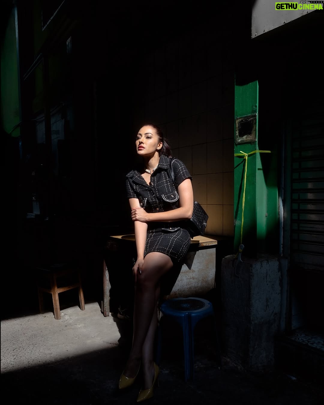 Jeniffer Piccinato - 5.3K Likes - Lost in the streets of Bangkok 🇹🇭.
.
Photo @true.heo
#chanel
#fashioneditorial #streetphotography