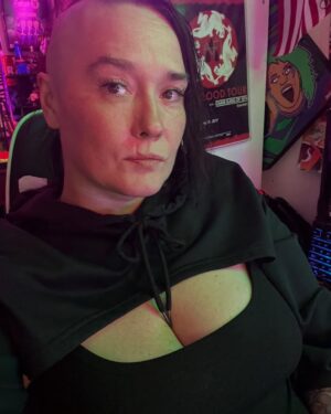 Jessica Cricks Instagram - Live on twitch now! Fallout New Vegas BAYBAY ! 

Twitch.tv/jessickahavok