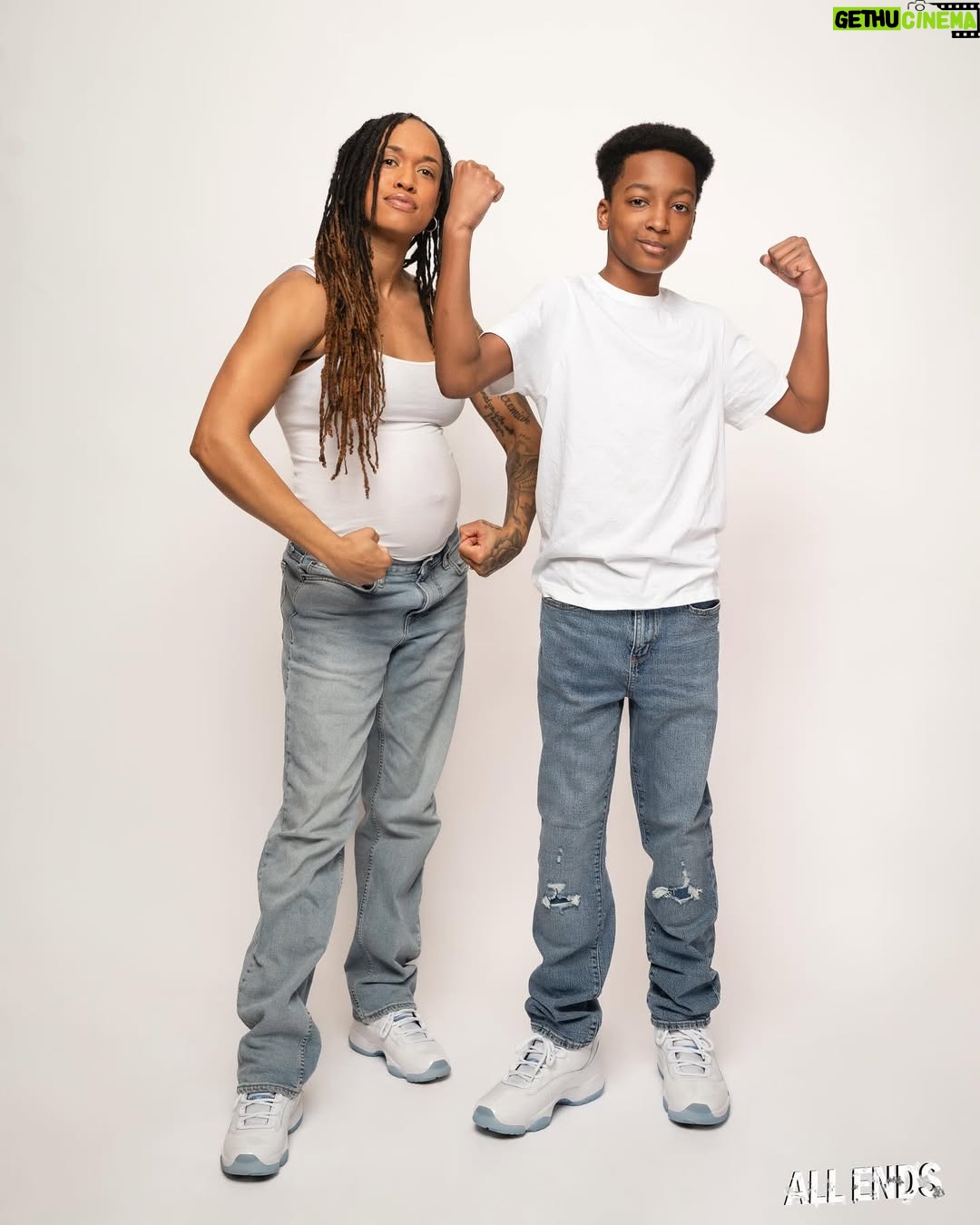 Jessica McDonald - 4K Likes - Family š„¹ā„ļø